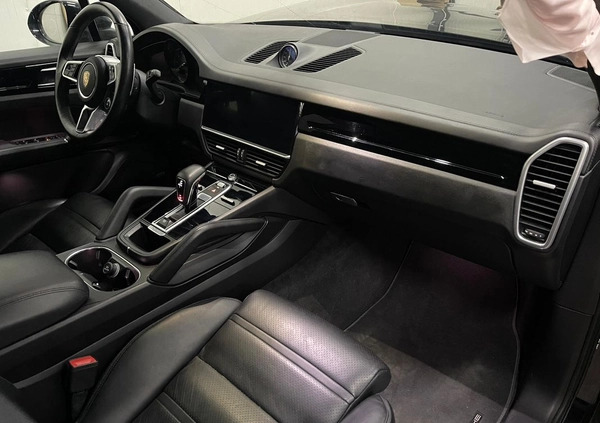 Porsche Cayenne cena 179000 przebieg: 85000, rok produkcji 2018 z Raszków małe 79